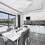 Grand Yasar 1 * Okcular